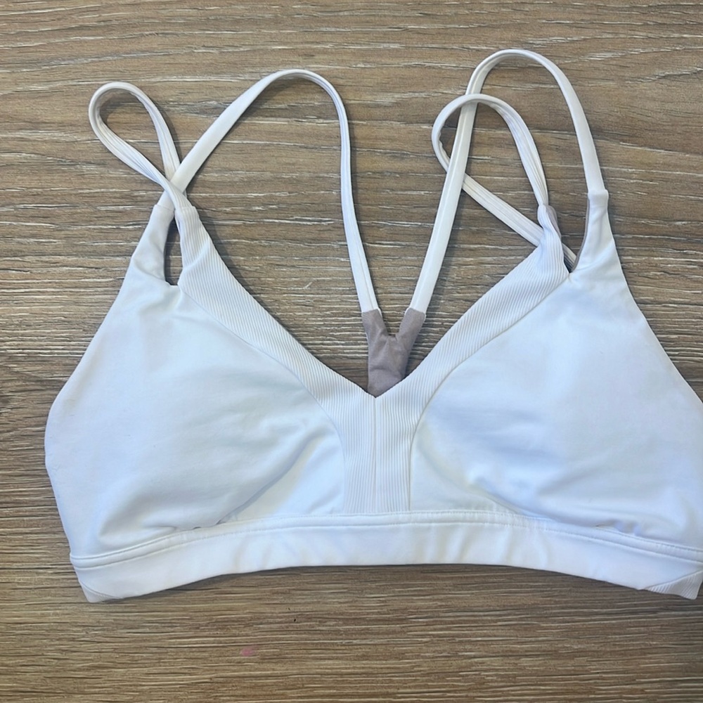 Lululemon sports bra white size 6